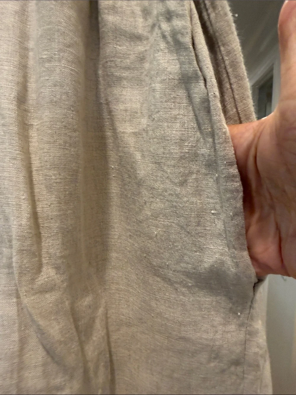 Artists and Revolutionaries stop crotch Elastic-Waist Linen Pants in Light Beige - Picture 3 of 8